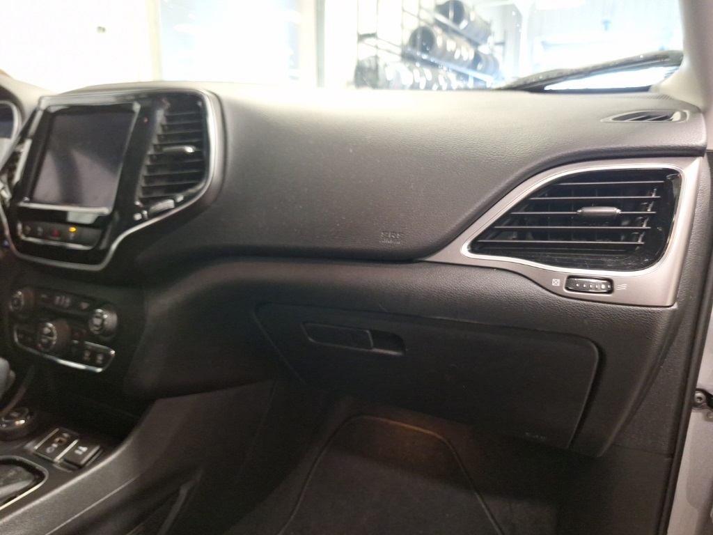 used 2021 Jeep Cherokee car, priced at $23,292