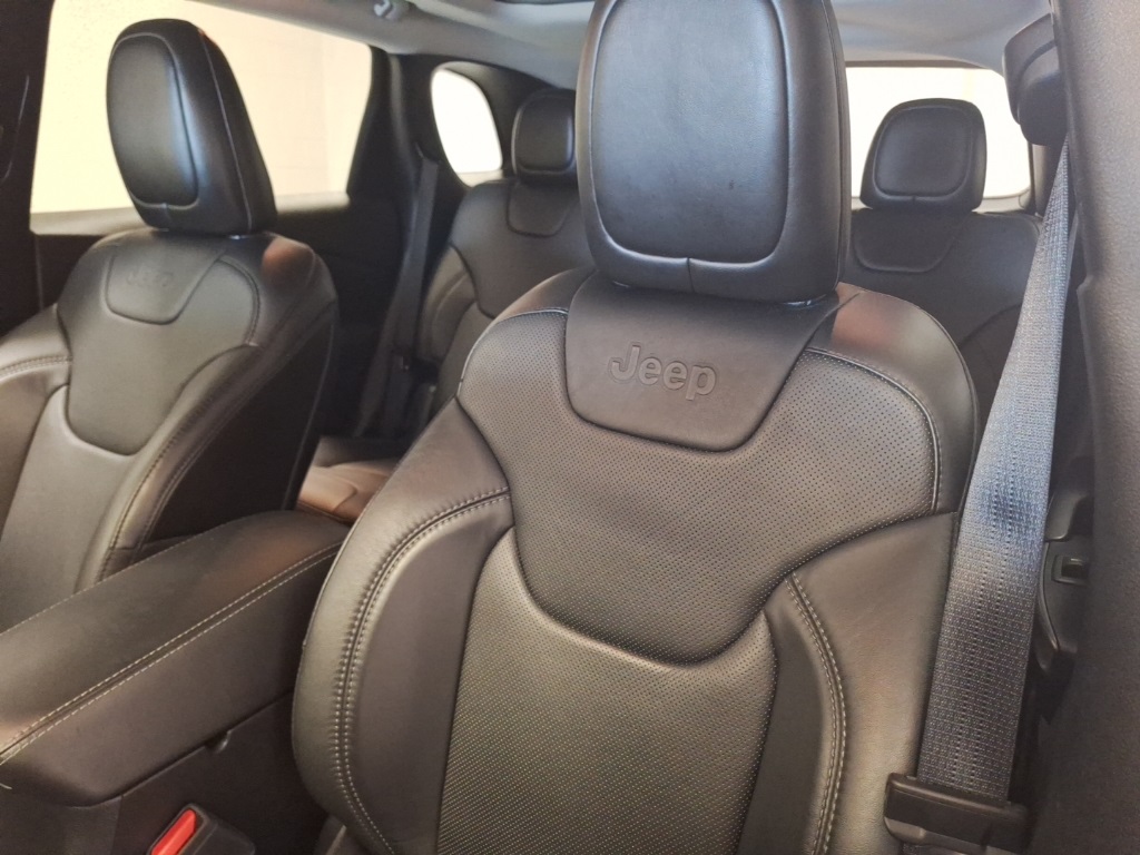 used 2021 Jeep Cherokee car, priced at $23,292