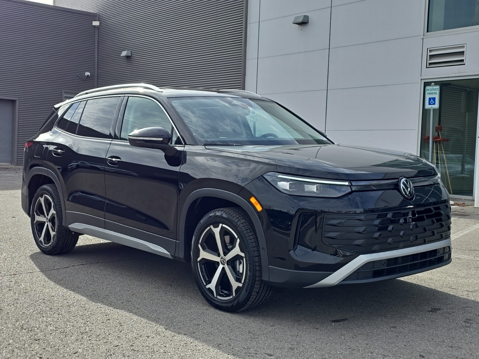 new 2026 Volkswagen Tiguan car, priced at $38,894