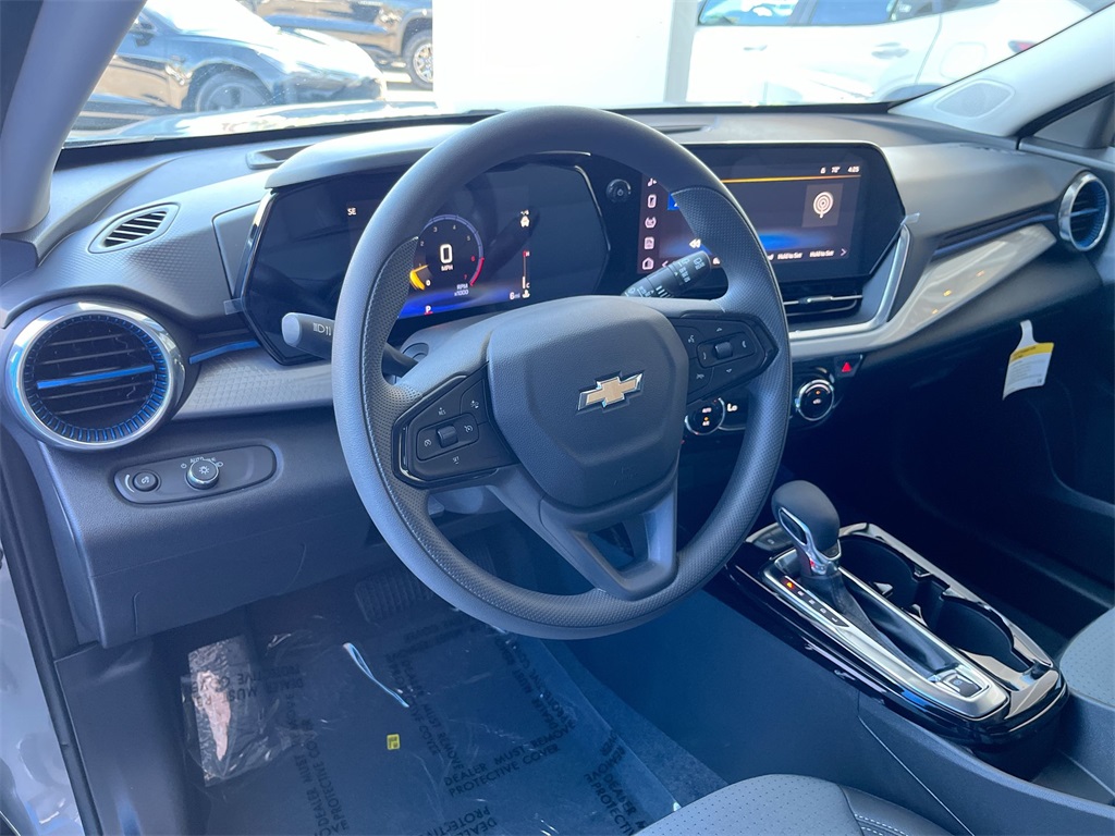 new 2025 Chevrolet Trax car, priced at $23,342