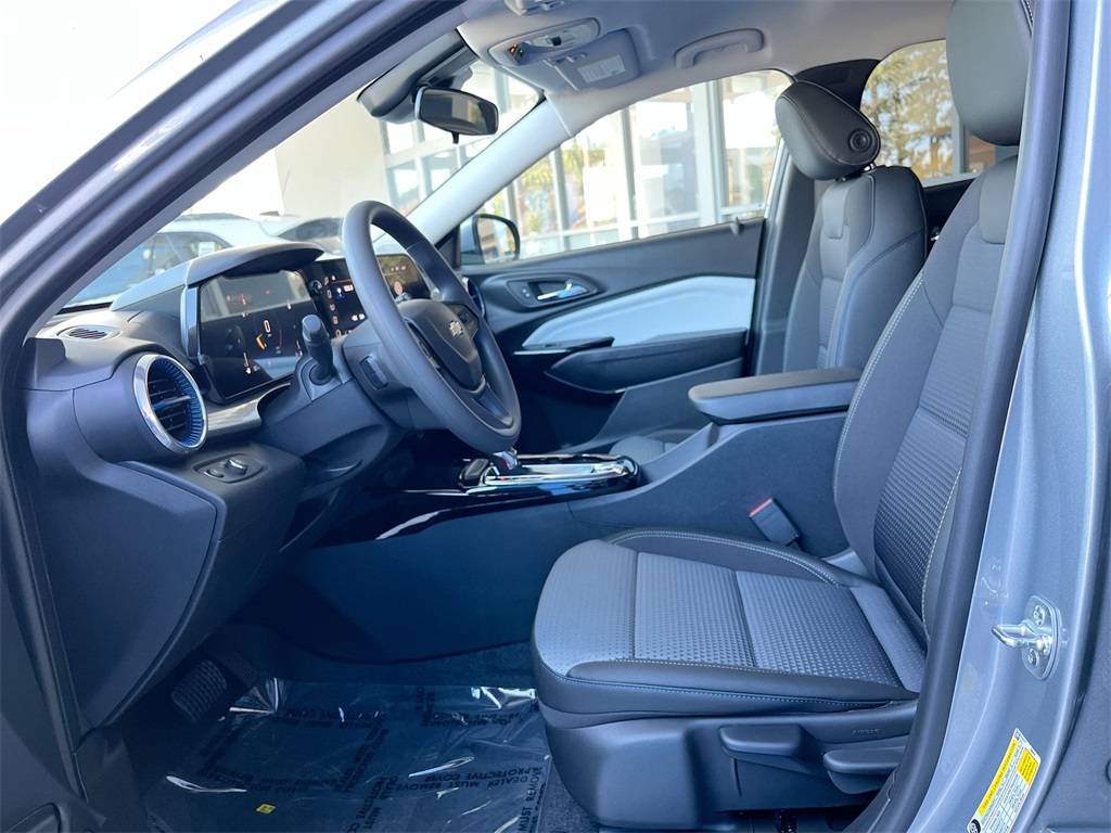 new 2025 Chevrolet Trax car, priced at $23,342