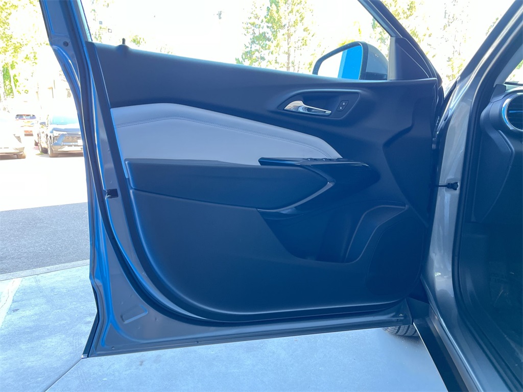 new 2025 Chevrolet Trax car, priced at $23,342