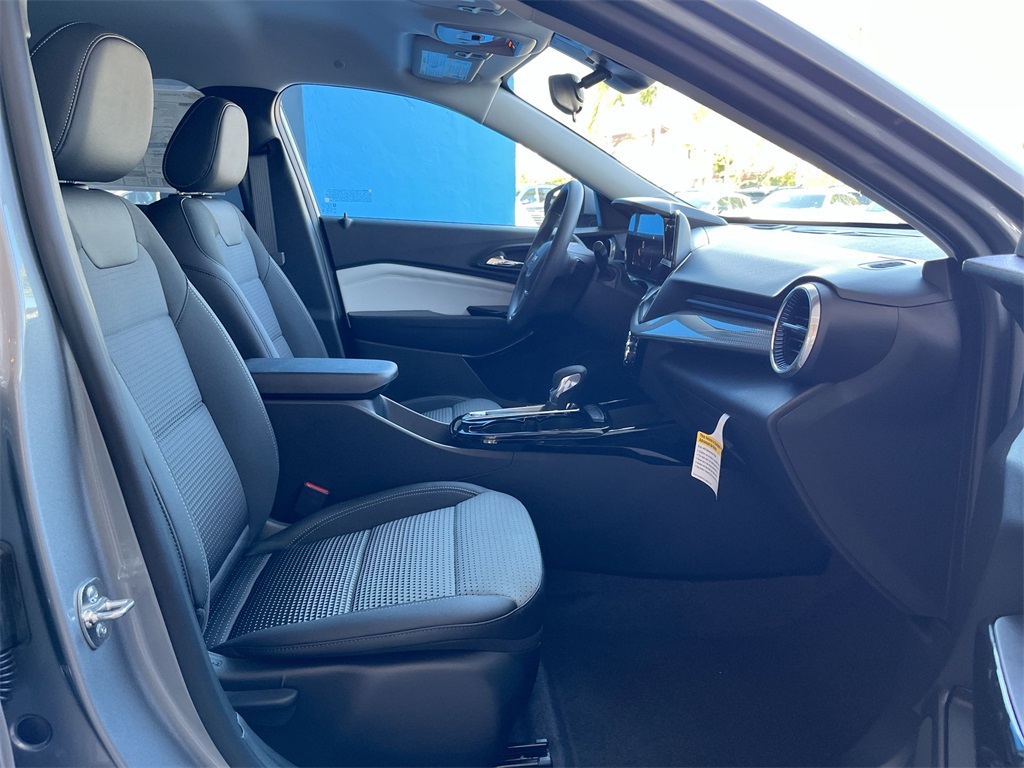 new 2025 Chevrolet Trax car, priced at $23,342