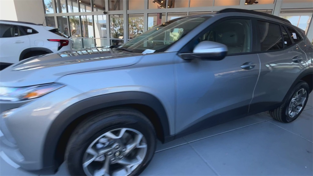 new 2025 Chevrolet Trax car, priced at $23,342