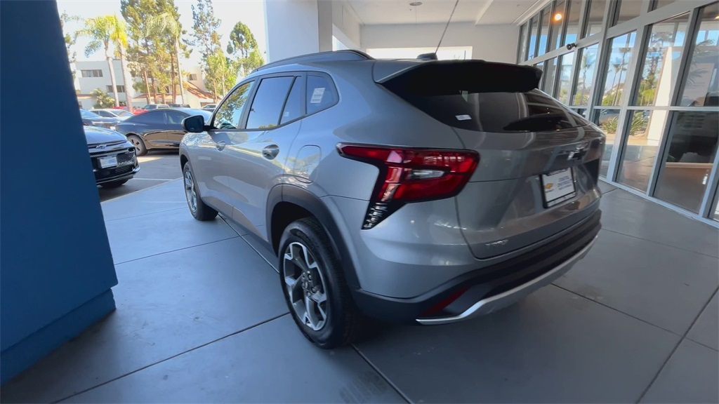 new 2025 Chevrolet Trax car, priced at $23,342