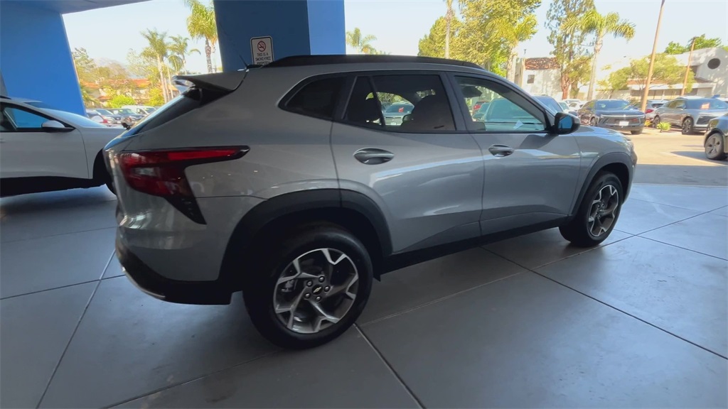 new 2025 Chevrolet Trax car, priced at $23,342