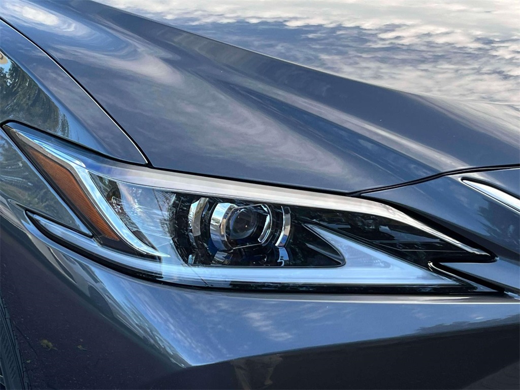 new 2025 Lexus ES car, priced at $48,344