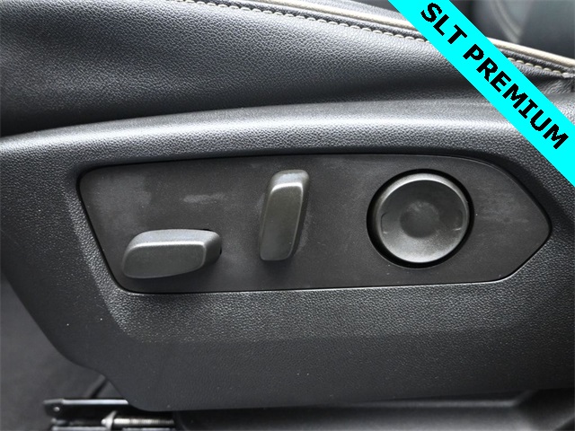 used 2022 GMC Yukon car, priced at $44,739