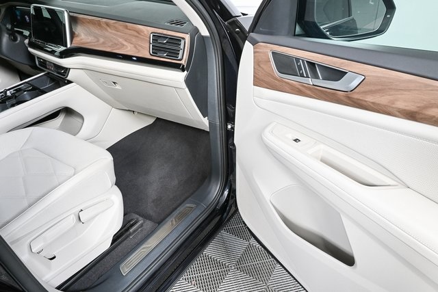 used 2024 Volkswagen Atlas car, priced at $32,200