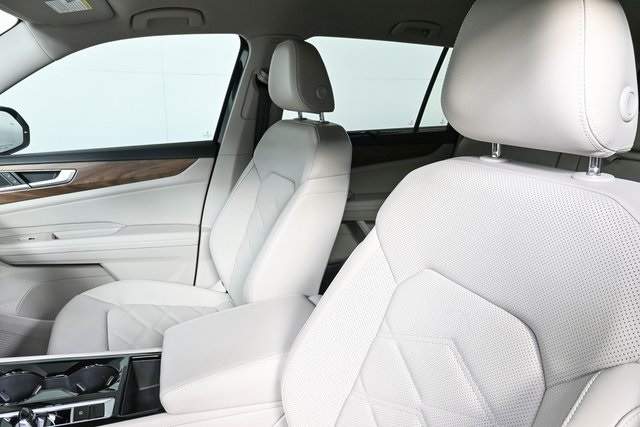 used 2024 Volkswagen Atlas car, priced at $32,200