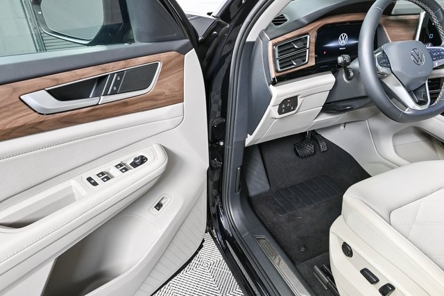 used 2024 Volkswagen Atlas car, priced at $32,200