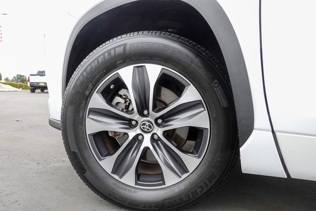 used 2022 Toyota Highlander car, priced at $39,000