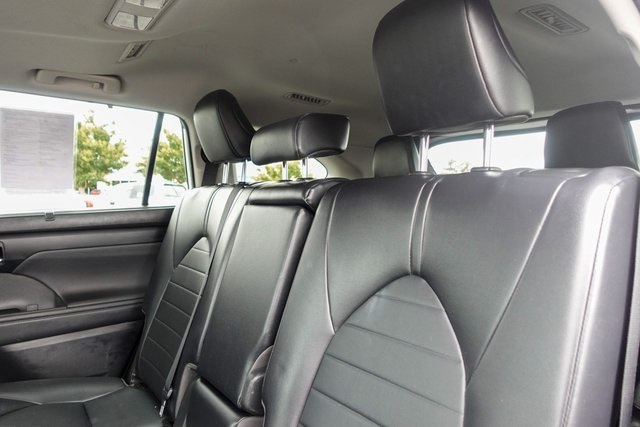 used 2022 Toyota Highlander car, priced at $39,000