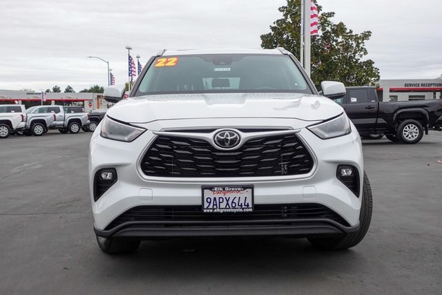 used 2022 Toyota Highlander car, priced at $39,000