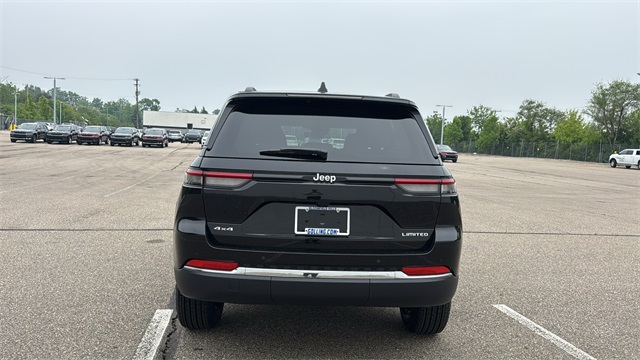 new 2025 Jeep Grand Cherokee car, priced at $46,275