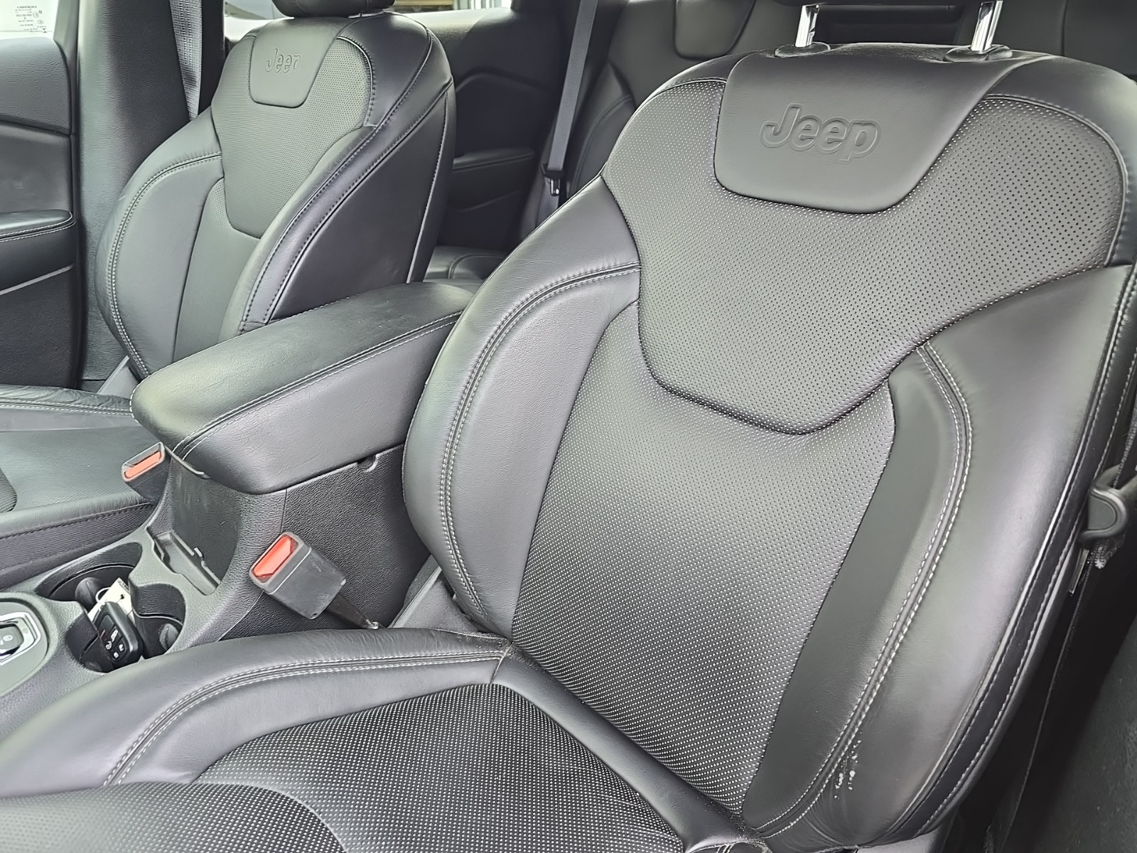 used 2020 Jeep Cherokee car, priced at $19,105