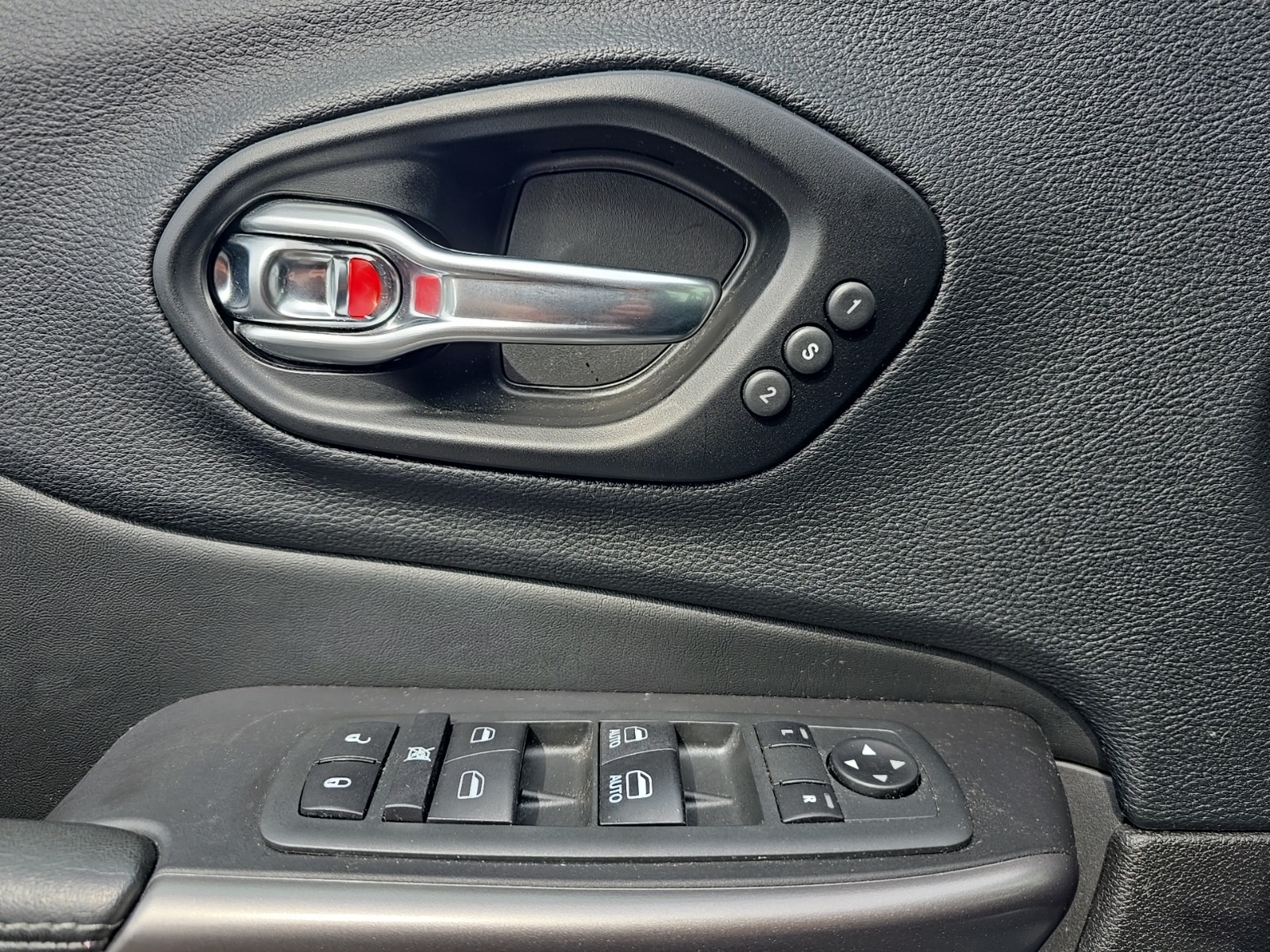 used 2020 Jeep Cherokee car, priced at $19,105