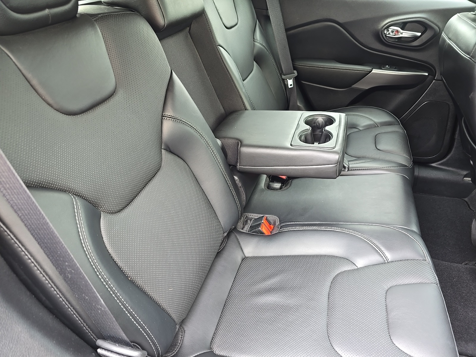 used 2020 Jeep Cherokee car, priced at $19,105