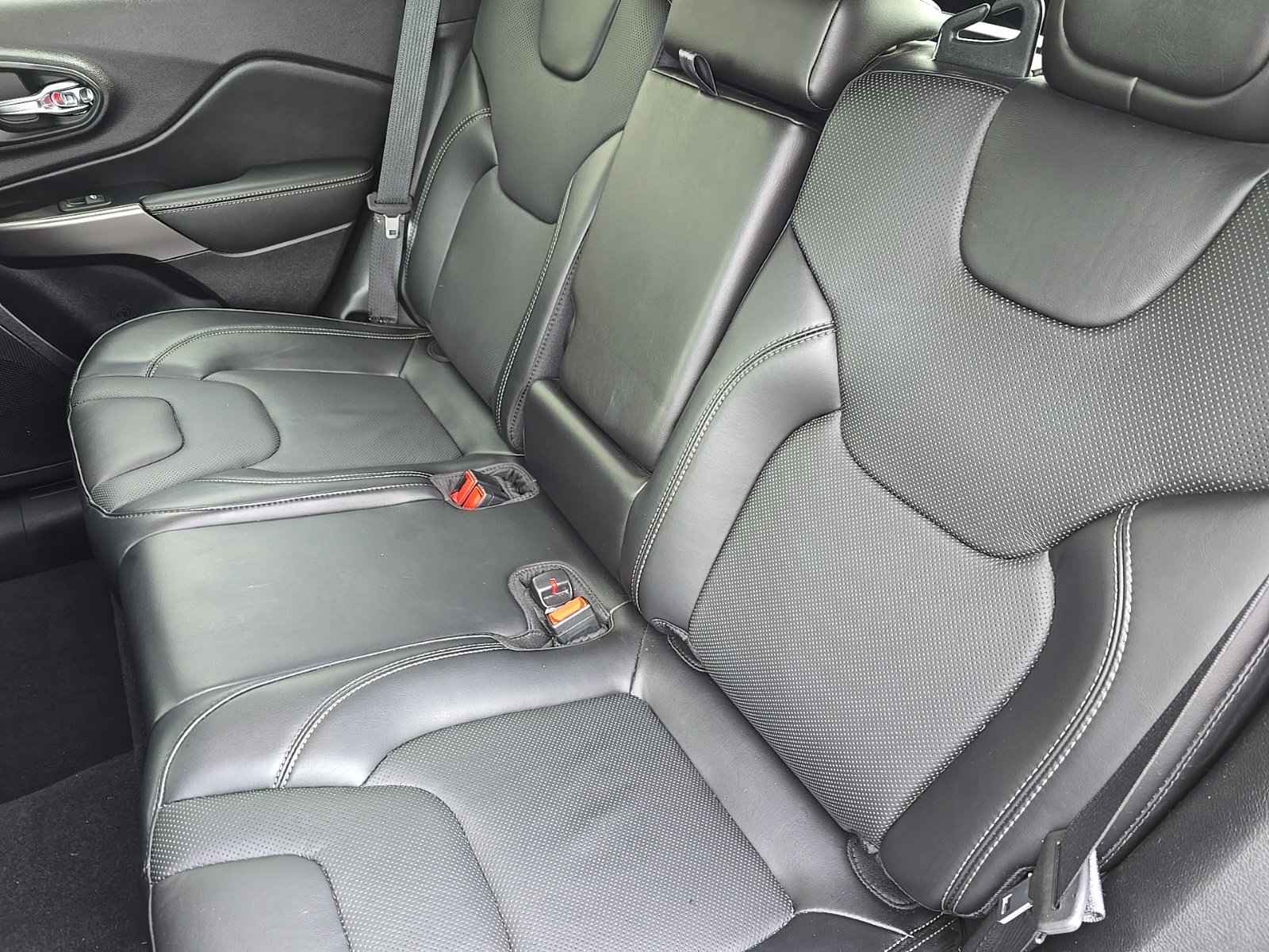 used 2020 Jeep Cherokee car, priced at $19,105
