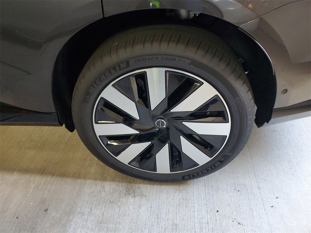 new 2025 Volvo EX90 car, priced at $81,839