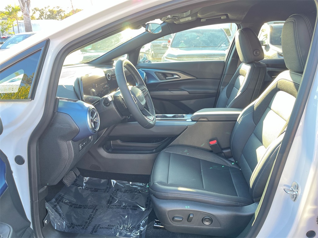 new 2025 Chevrolet Equinox EV car, priced at $38,026
