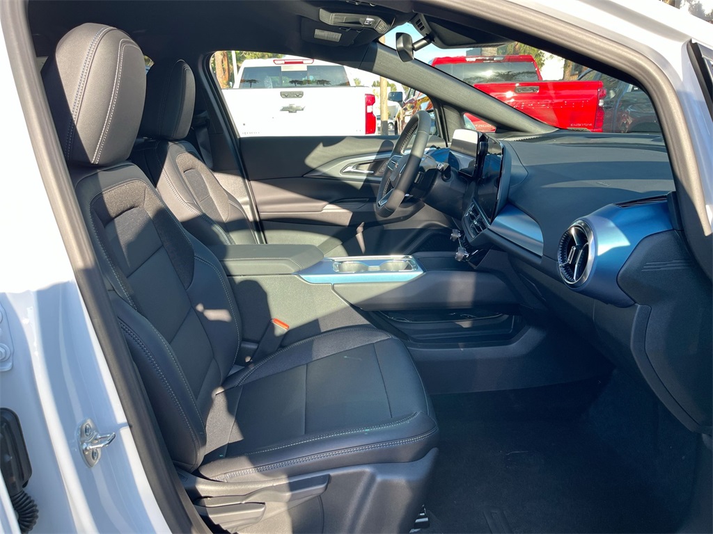 new 2025 Chevrolet Equinox EV car, priced at $38,026