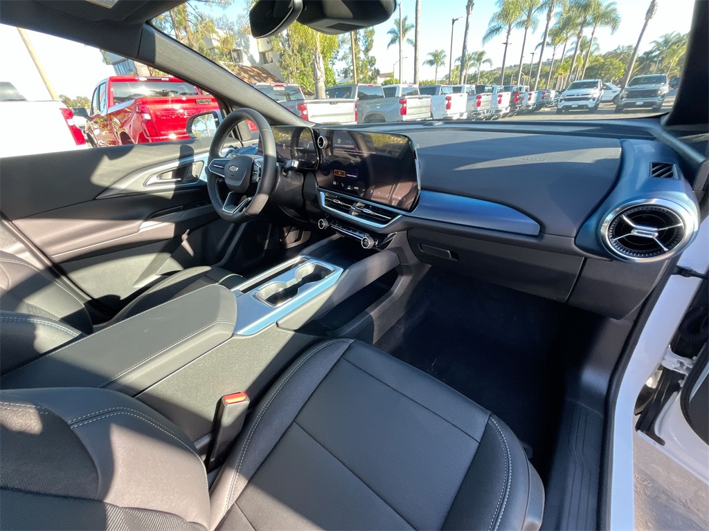 new 2025 Chevrolet Equinox EV car, priced at $38,026