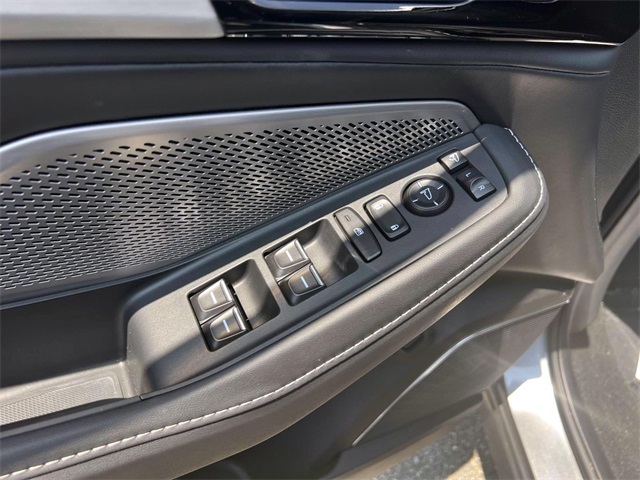 used 2024 Acura MDX car, priced at $49,041