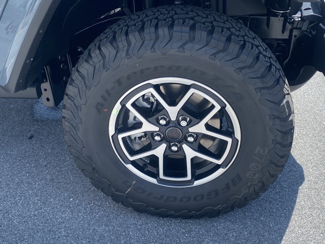 new 2025 Jeep Wrangler car, priced at $45,836