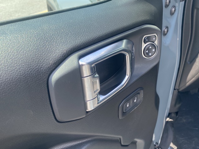 new 2025 Jeep Wrangler car, priced at $45,836