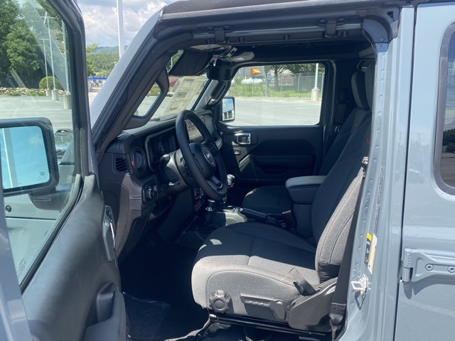 new 2025 Jeep Wrangler car, priced at $45,836