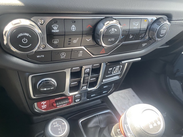 new 2025 Jeep Wrangler car, priced at $45,836