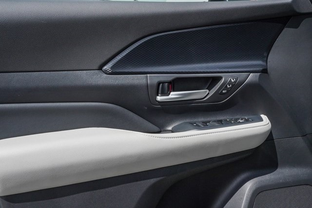 used 2025 Toyota Grand Highlander Hybrid car, priced at $65,797