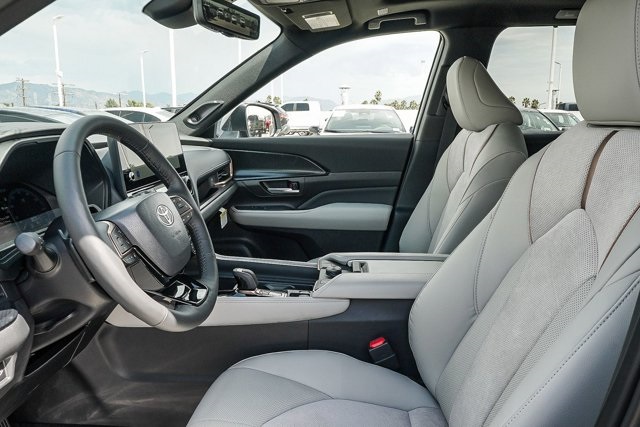 used 2025 Toyota Grand Highlander Hybrid car, priced at $65,797