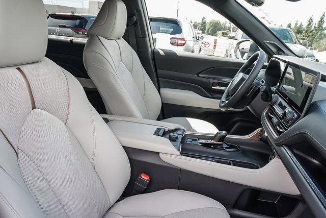 used 2025 Toyota Grand Highlander Hybrid car, priced at $65,797