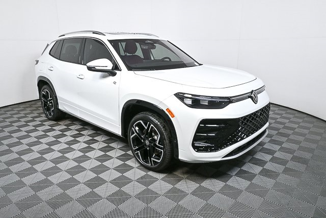 new 2025 Volkswagen Tiguan car, priced at $44,556