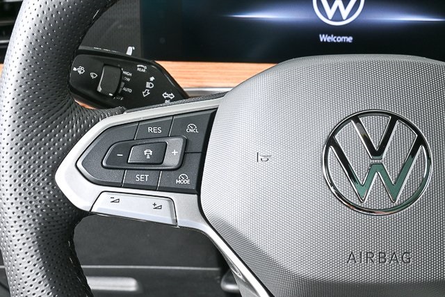 new 2025 Volkswagen Tiguan car, priced at $44,556