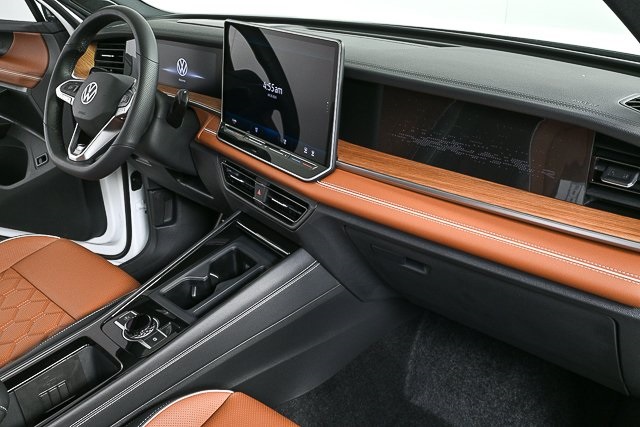 new 2025 Volkswagen Tiguan car, priced at $44,556
