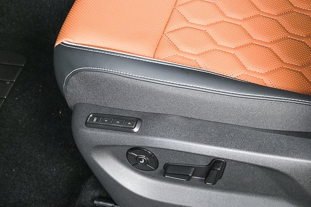 new 2025 Volkswagen Tiguan car, priced at $44,556