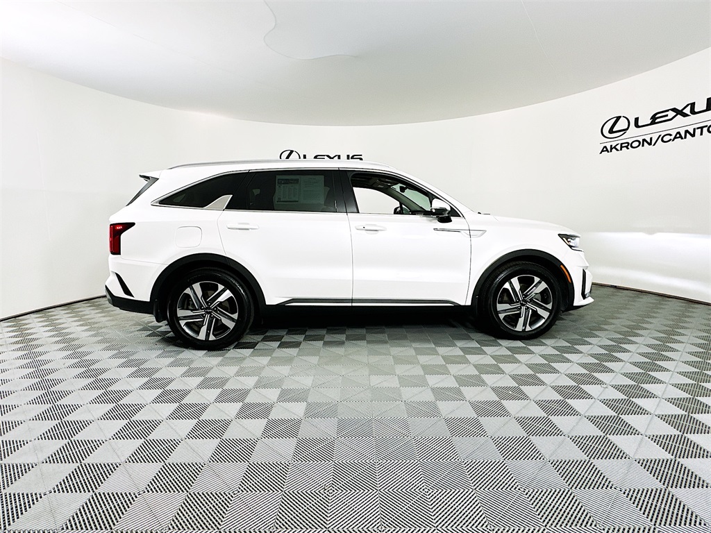 used 2022 Kia Sorento Plug-In Hybrid car, priced at $33,490