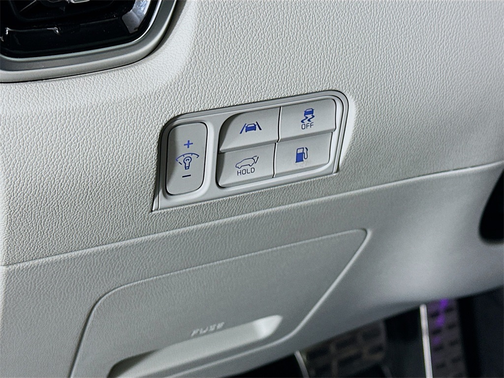 used 2022 Kia Sorento Plug-In Hybrid car, priced at $33,490
