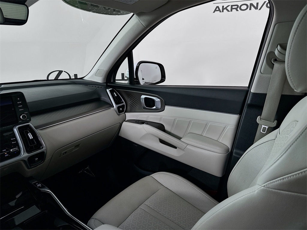used 2022 Kia Sorento Plug-In Hybrid car, priced at $33,490