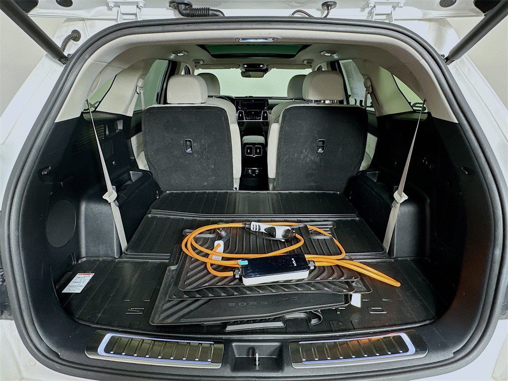 used 2022 Kia Sorento Plug-In Hybrid car, priced at $33,490