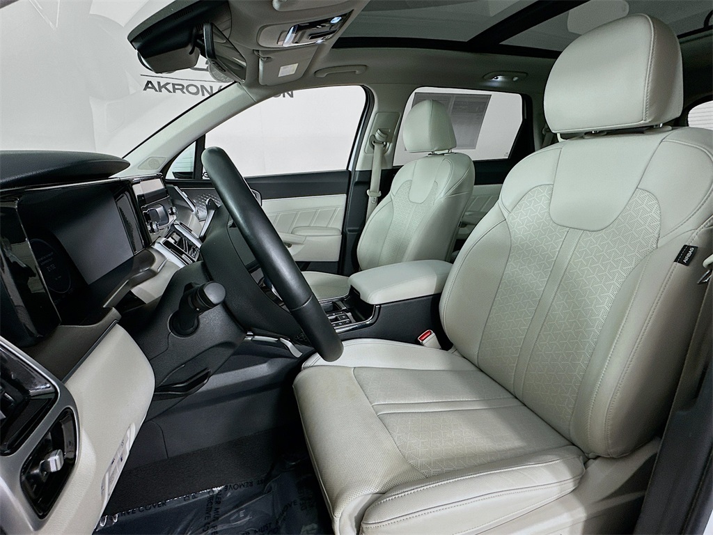 used 2022 Kia Sorento Plug-In Hybrid car, priced at $33,490