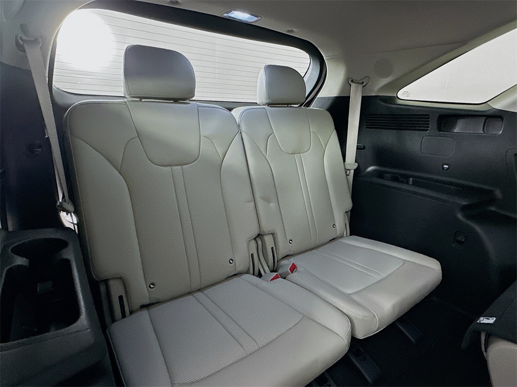 used 2022 Kia Sorento Plug-In Hybrid car, priced at $33,490