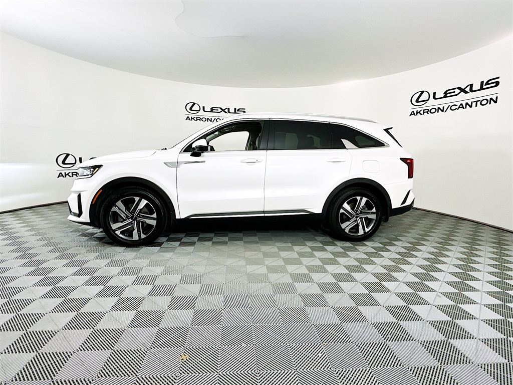 used 2022 Kia Sorento Plug-In Hybrid car, priced at $33,490