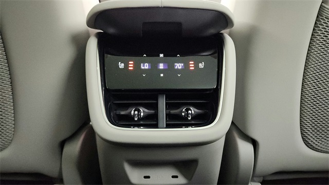 new 2025 Volvo EX90 car, priced at $85,395