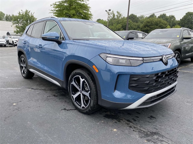 new 2025 Volkswagen Tiguan car, priced at $36,031