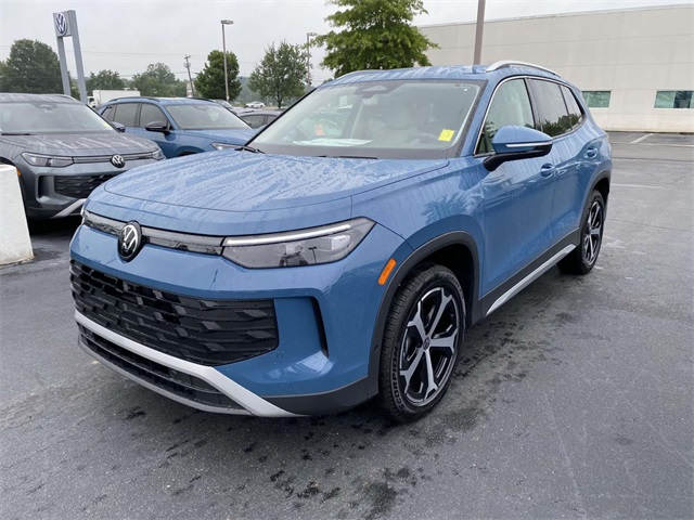 new 2025 Volkswagen Tiguan car, priced at $36,031