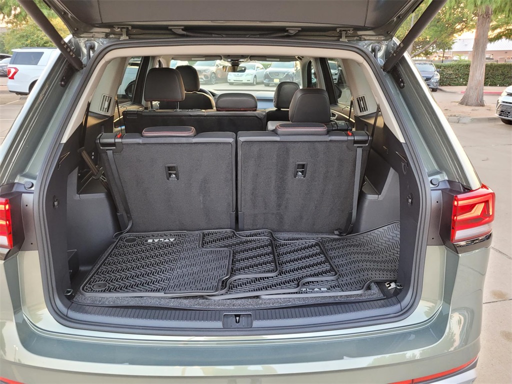 used 2025 Volkswagen Atlas car, priced at $40,731